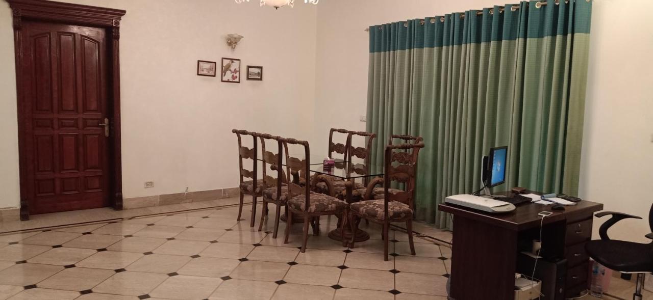 Executive Galaxy Guest House Islamabad Exterior photo